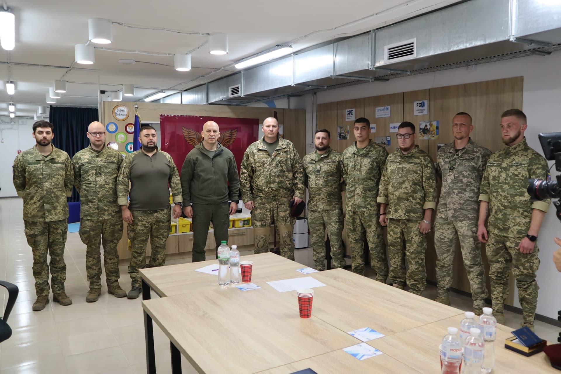 Бійці 81-ї Слобожанської бригади отримали нагрудні знаки Захисник Донеччини та грамоти ОДА