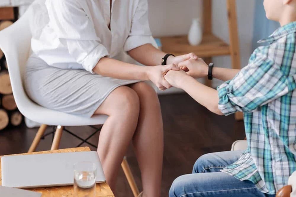 У Великій Британії школа вихідного дня надає підтримку і психологічну допомогу українським дітям — переселенцям