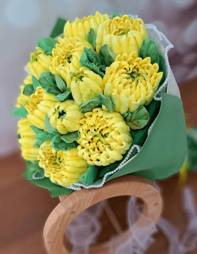 Двічі переселенка з Донеччини відкрила "Зефірний сад" у Дніпрі (відео)