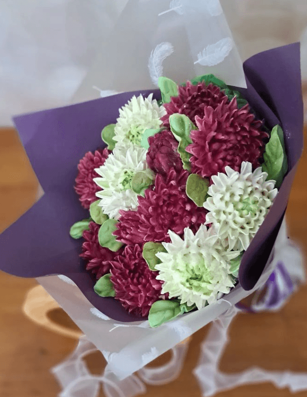 Двічі переселенка з Донеччини відкрила "Зефірний сад" у Дніпрі (відео)