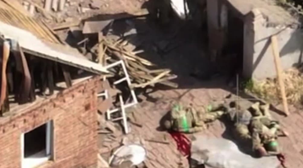 Азов повідомив, що окупанти розстріляли трьох беззбройних українських бійців (відео)