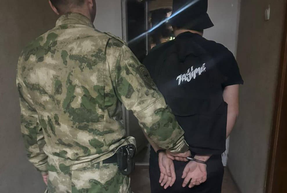 В окупованому Донецьку 21-річний шахрай виманив у чотирьох пенсіонерів 1 500 000 рублів