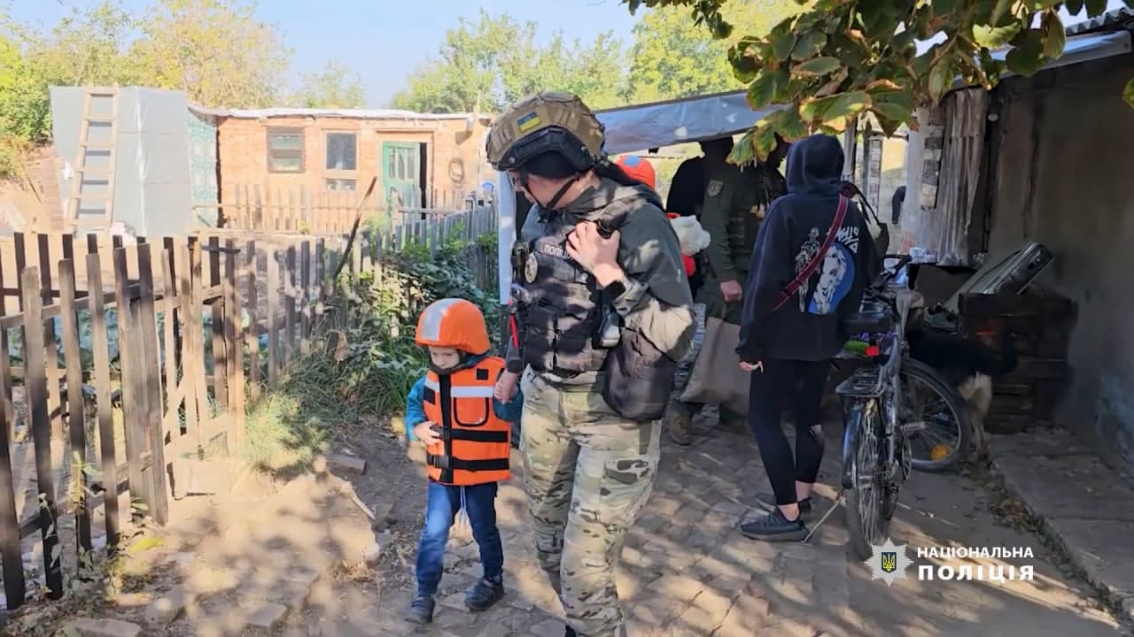 Евакуація дітей з Костянтинівської громади