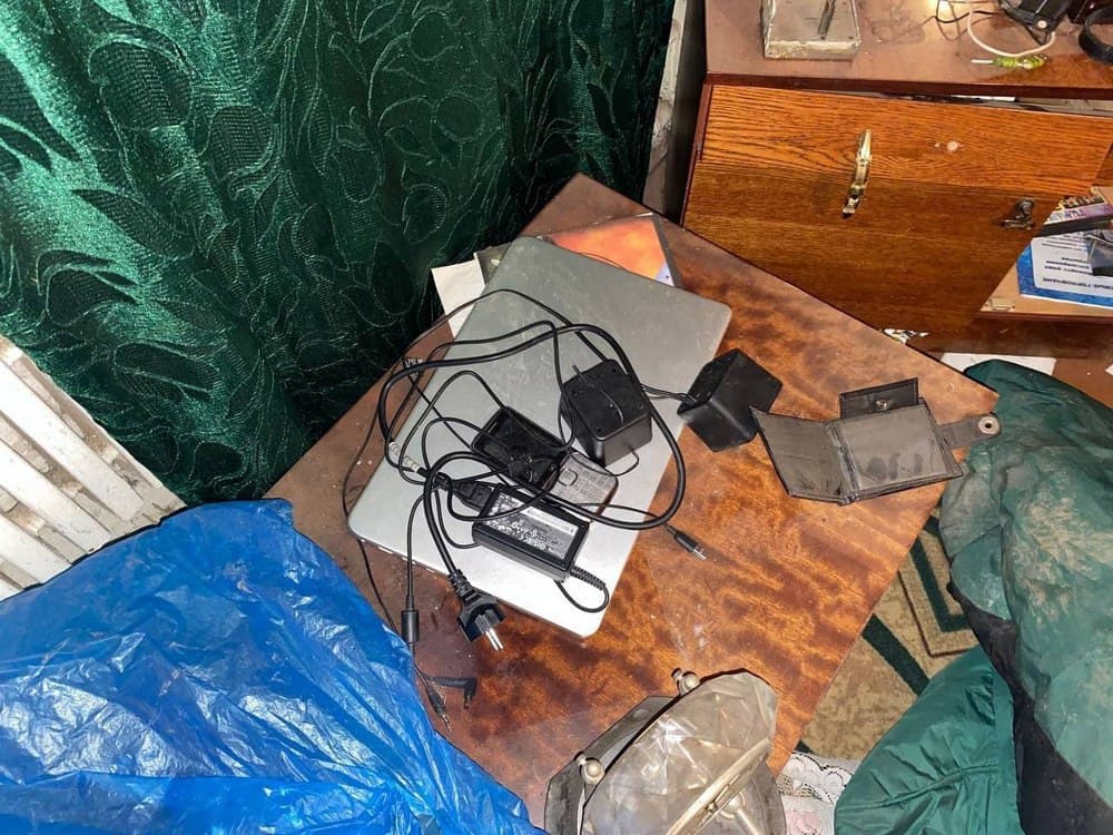 В окупованій Горлівці чоловік під погрозою вбивства пограбував пенсіонерку