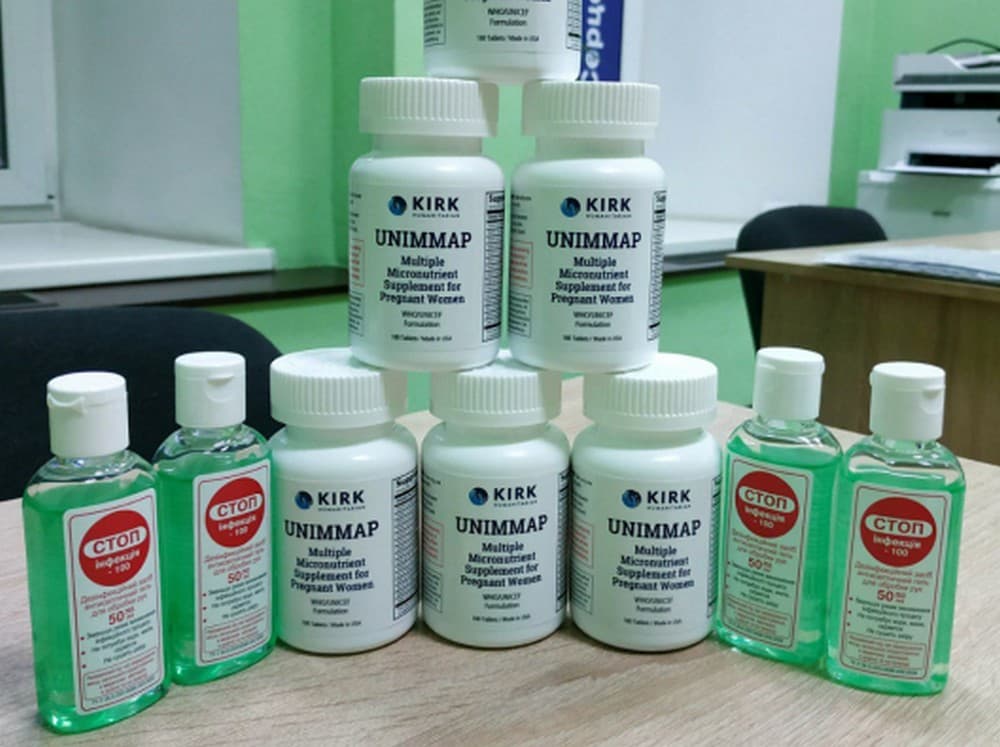 У Києві триває видача вітамінів і засобів гігієни для жінок ВПО