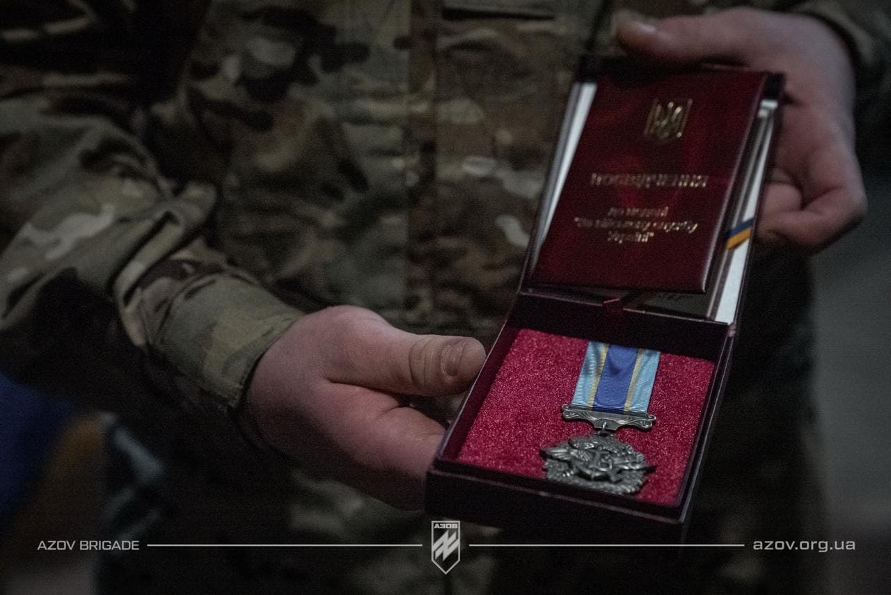 Міністр внутрішніх справ вручив бійцям Азову державні нагороди та відомчі відзнаки
