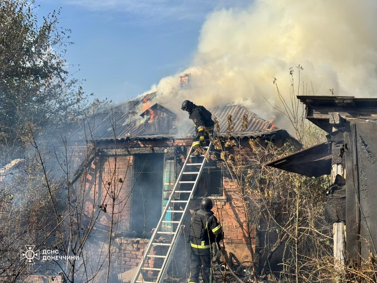 Минулої доби на Донеччині ліквідували 15 пожеж
