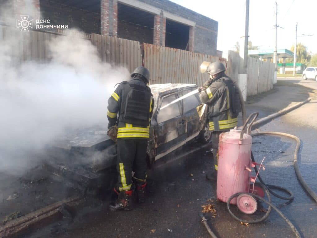 На Донеччині протягом минулої доби рятувальники ліквідували 11 пожеж