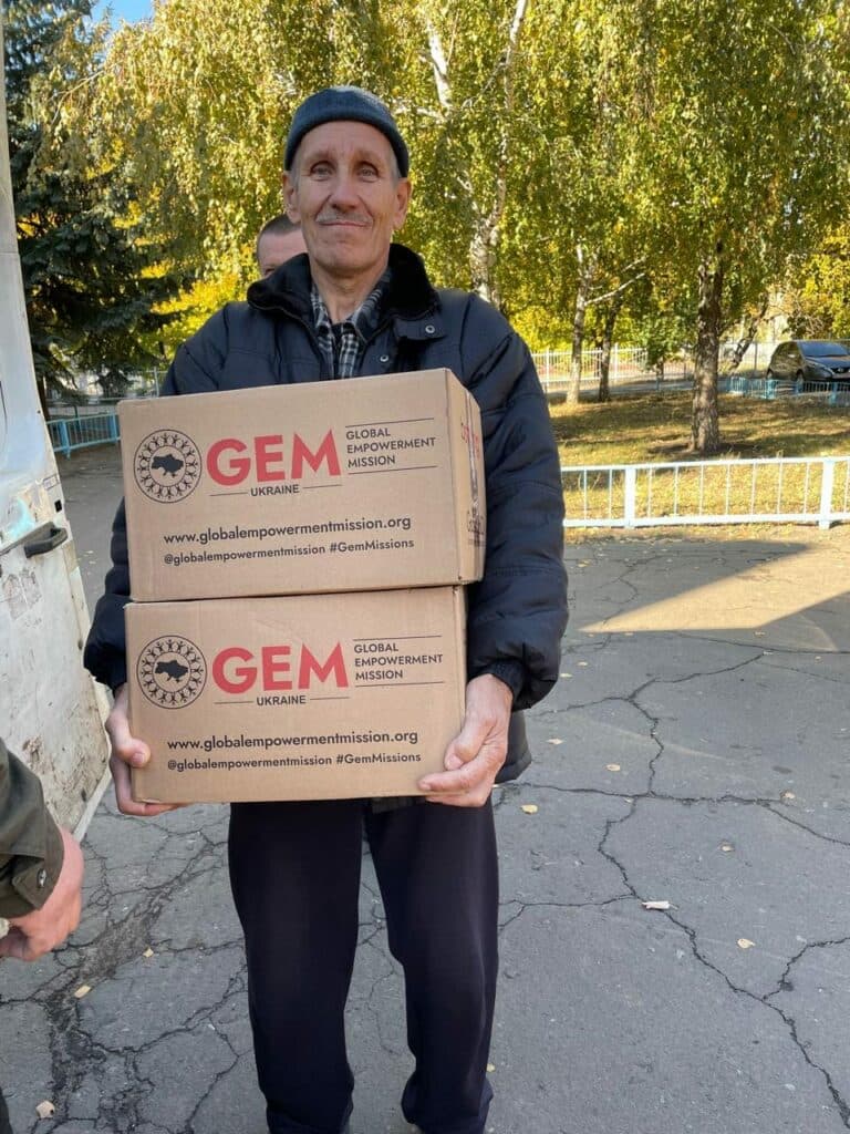 В Краматорске получили продуктовые наборы от GEM переселенцы из Торецкой общины.