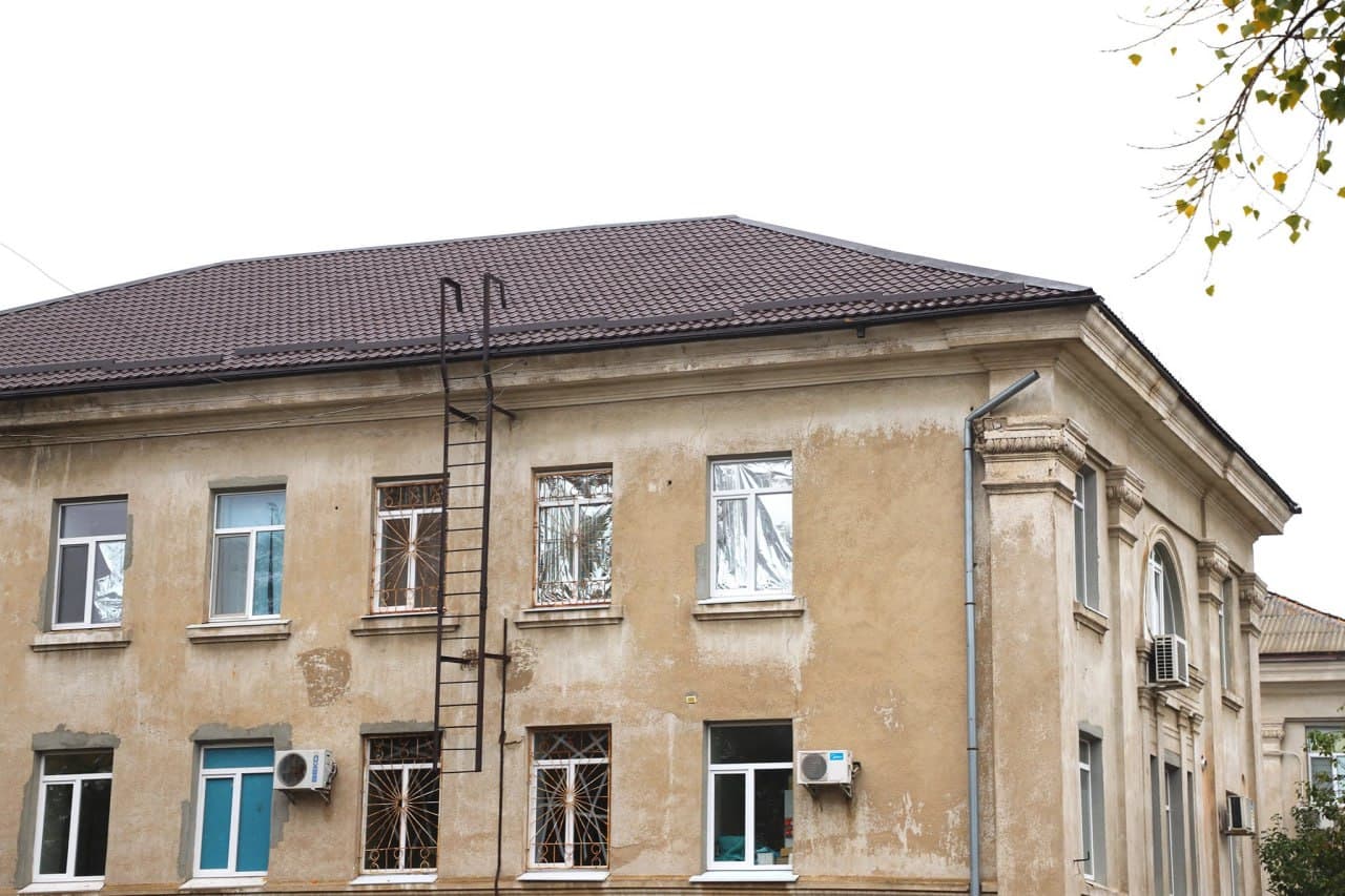 У Краматорську в одній з лікарень завдяки благодійникам відремонтували дах