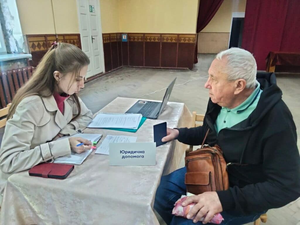 У громади Тернопільщині виїжджають мобільні офіси підтримки ЯМаріуполь 1