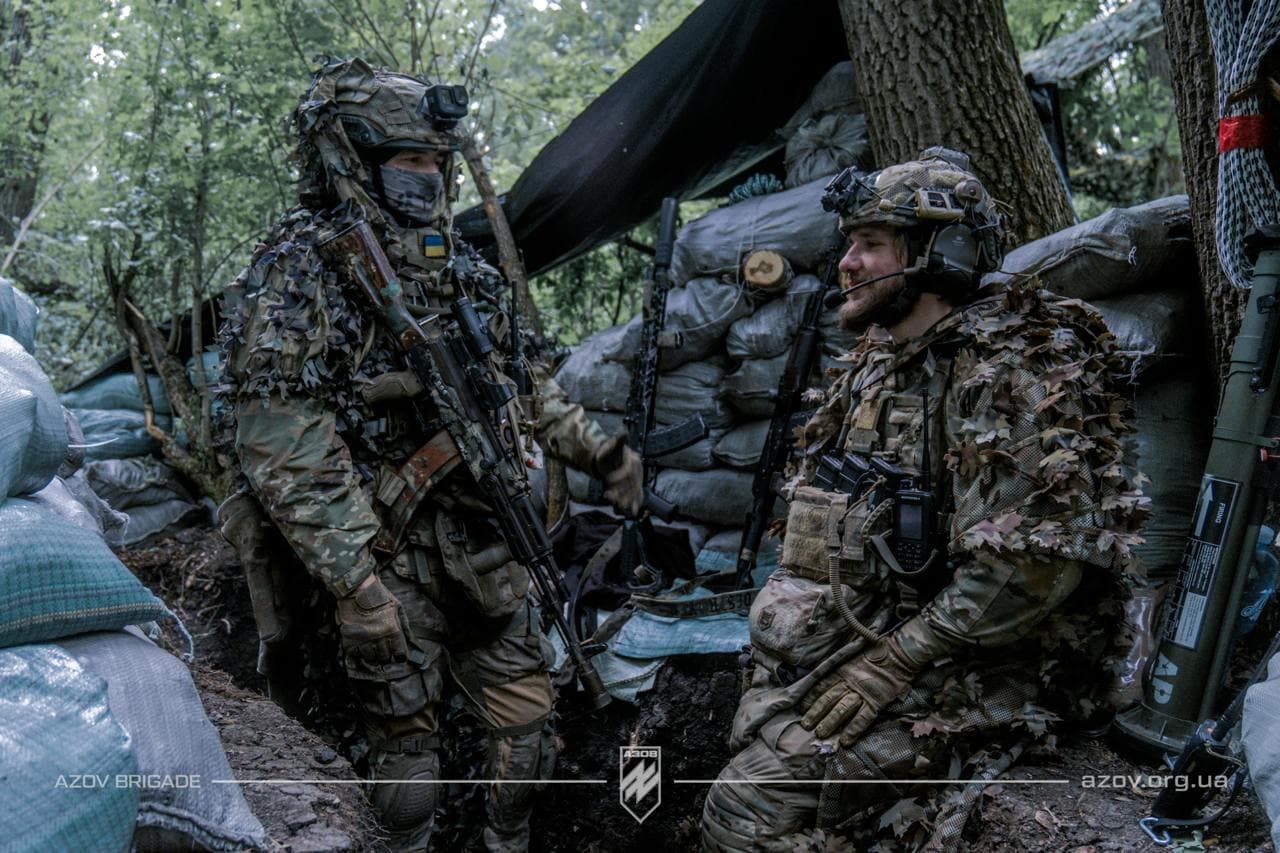 В Азові показали будні піхоти у лісах Луганщини 1