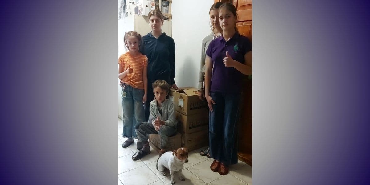 Вихованці евакуйованого з Великоновосілківської громади дитячого будинку сімейного типу отримали гуманітарну допомогу