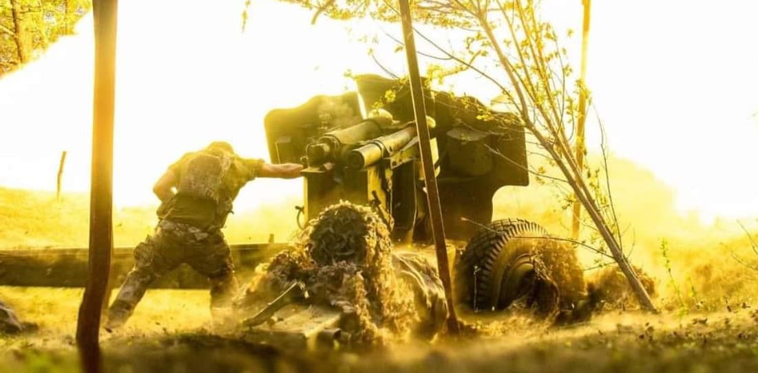 стріляє гармата 56 омпбр