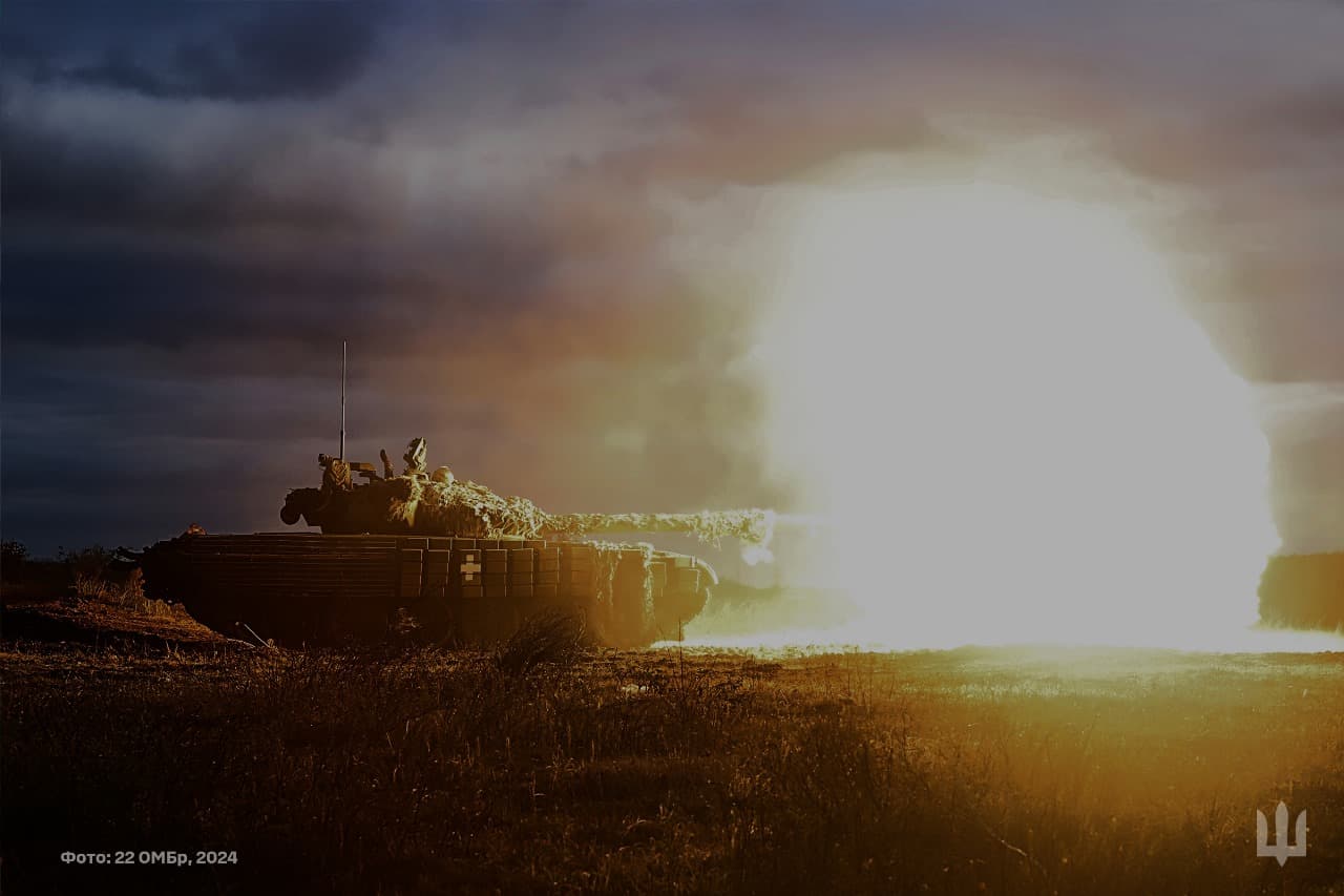 стріляє танк 22 омбр