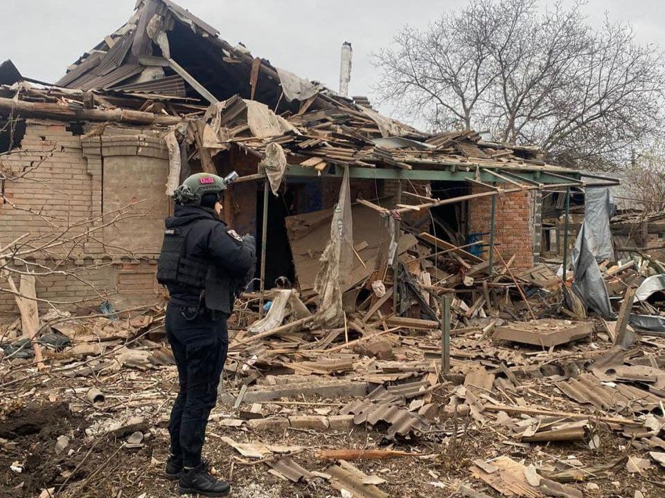 2 людини загинули та 7 поранено через сьогоднішні російські обстріли Донеччини 4