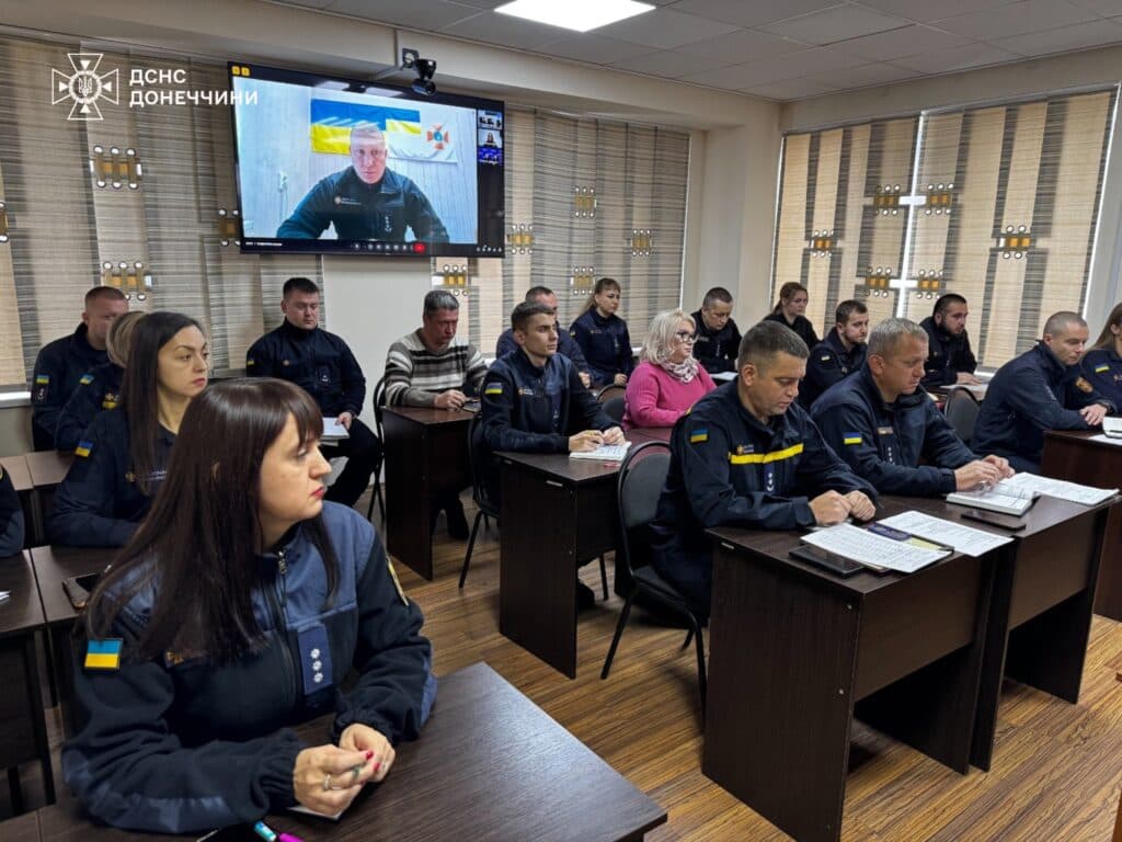 50 спасателей Донбасса отмечены государственными и ведомственными наградами 6