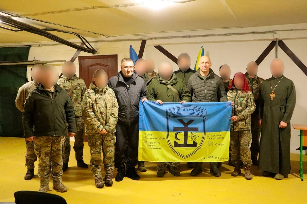 Бійці з 54-ї бригади отримали нагороди Ради оборони Донеччини та сертифікат на 1 мільйон гривень