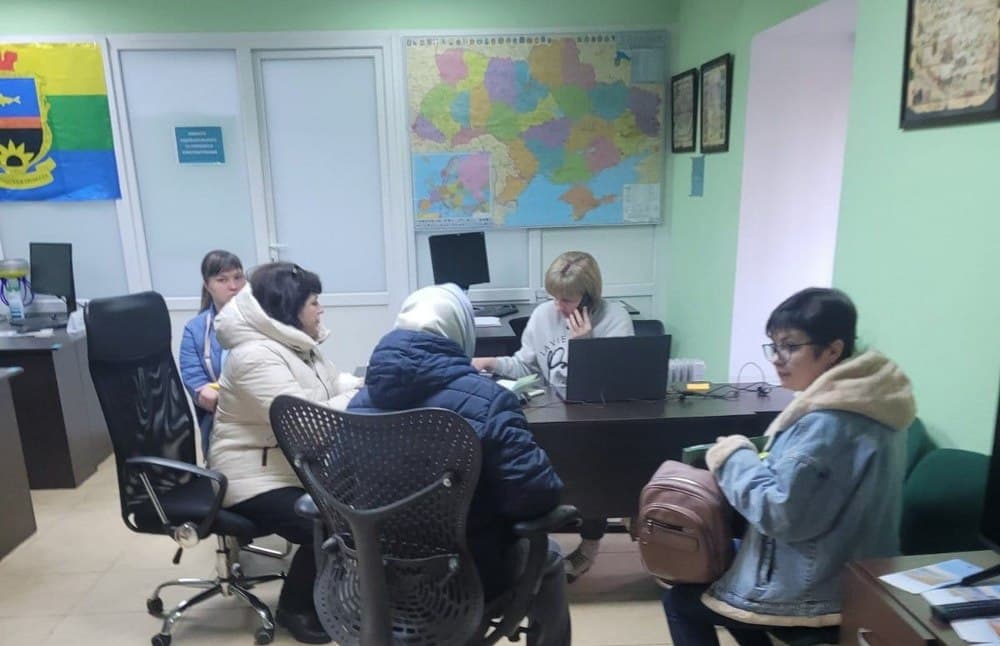 Переселенців з Добропілля приймає адміністратор Добропільського ЦНАПу в Києві