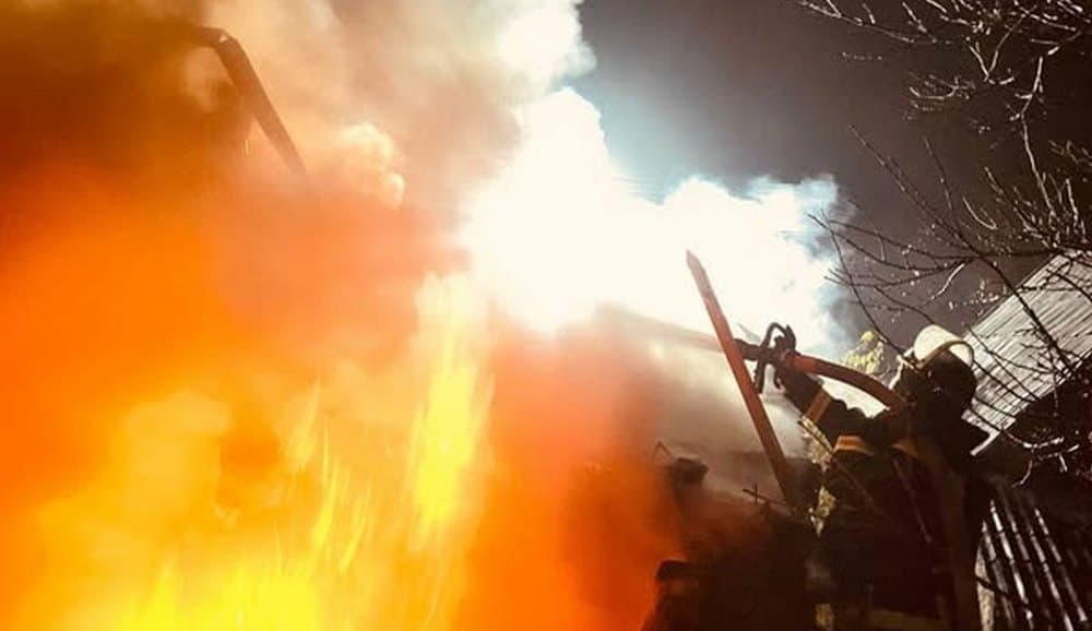 У Добропіллі рятувальники ліквідували пожежу в житловому будинку