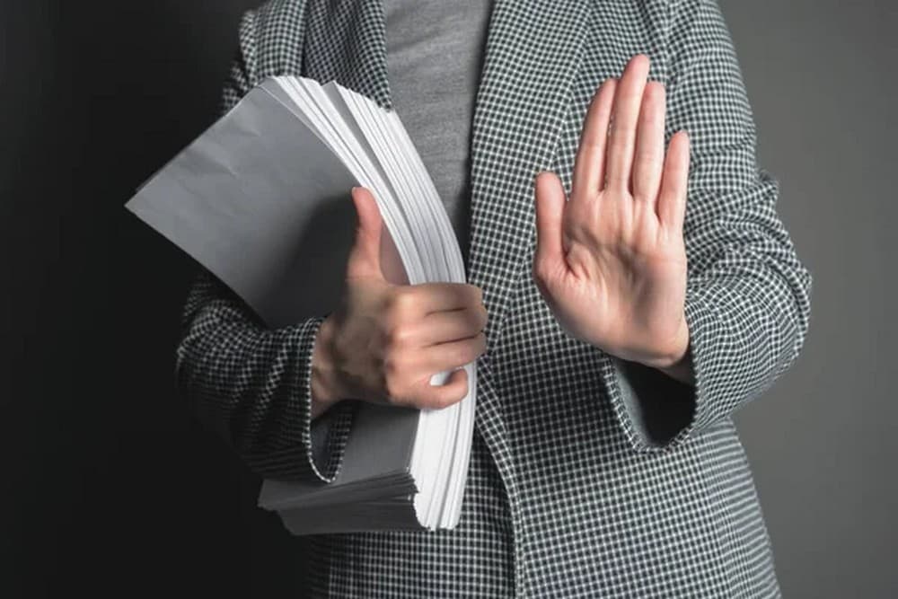 На окупованій Луганщині людям складно оформити будь-які підтвердження і папери, — Луганська ОВА