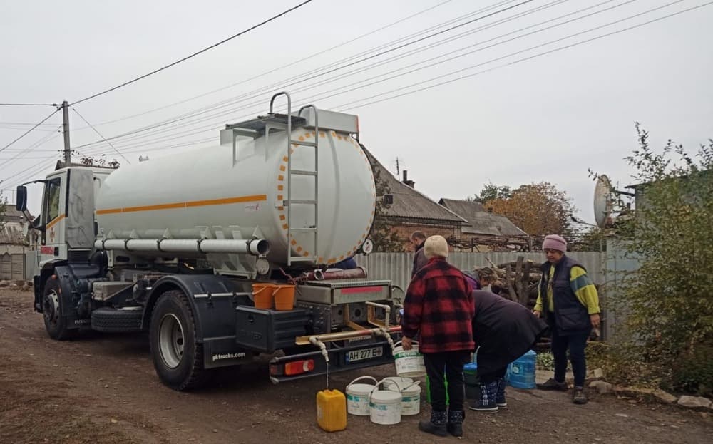 Понад 23 000 літрів води доставили рятувальники мешканцям Донеччини у фронтові локації