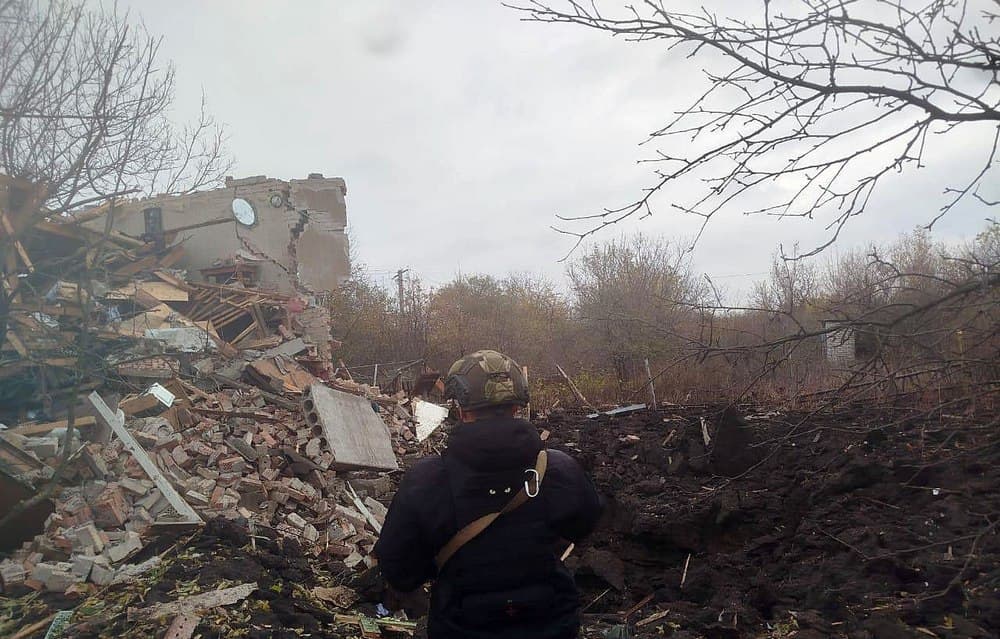 На Донеччині за добу ворог здійснив 2 682 ворожих обстріли по лінії фронту та житловому сектору