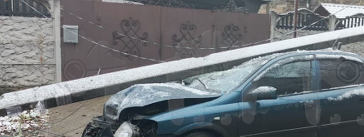 Під окупованим Донецьком залишилися без світла будинки на трьох вулицях через водія, який збив опору ЛЕП