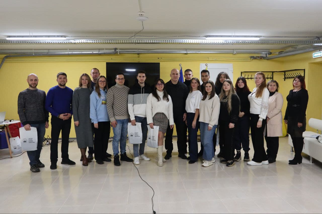 Філашкін зустрівся з ініціативною молоддю Донеччини