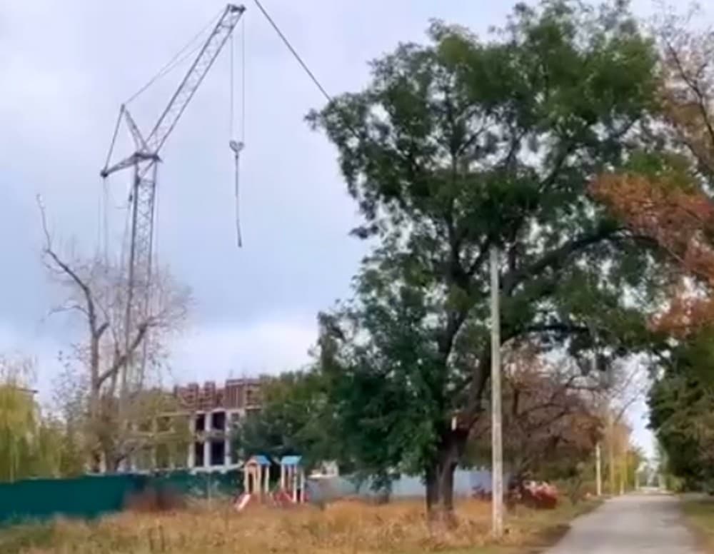 Міська рада показала, як виглядають вулиці в окупованому Маріуполі (відео)