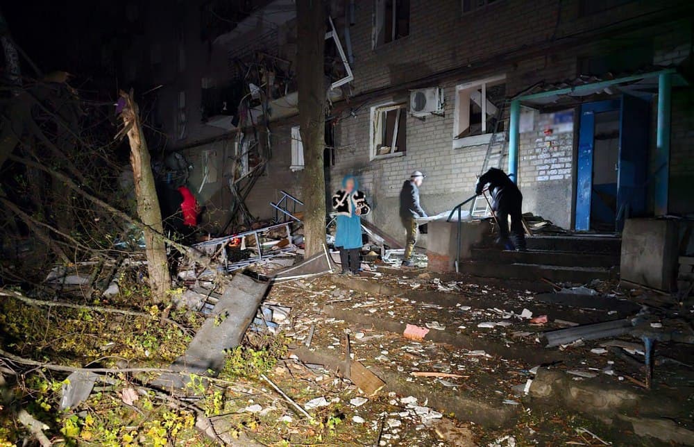 Поліція показала перші хвилини після обстрілу Миколаївки, де поранено 5 людей