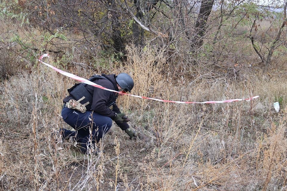 Минулої доби на Донеччині піротехніки знищили 9 вибухонебезпечних предметів