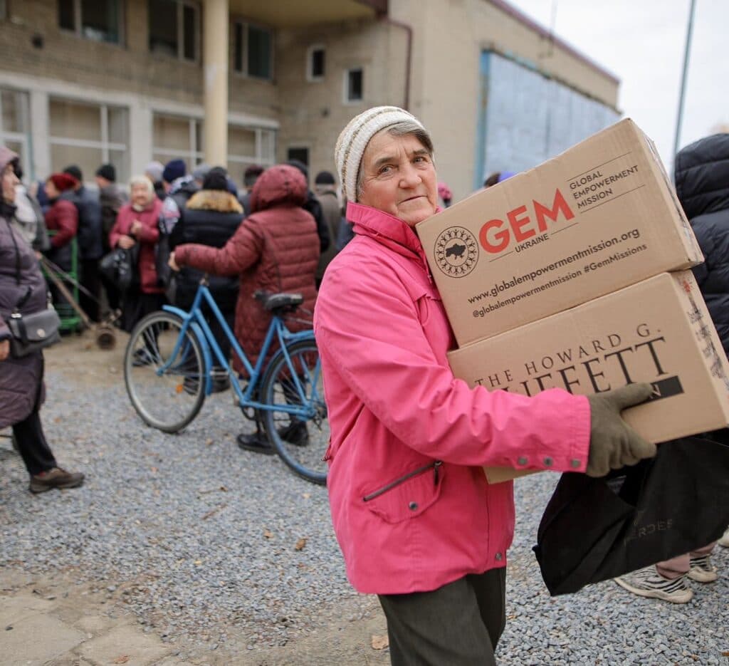 На Донеччині гуманітарну допомогу від GEM та HGBF отримали жителі селища Черкаське 2