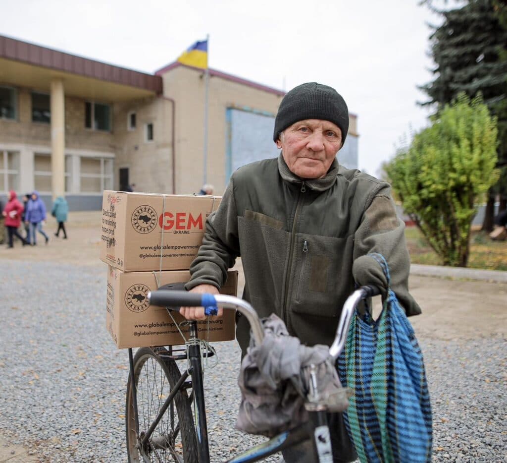На Донеччині гуманітарну допомогу від GEM та HGBF отримали жителі селища Черкаське 3