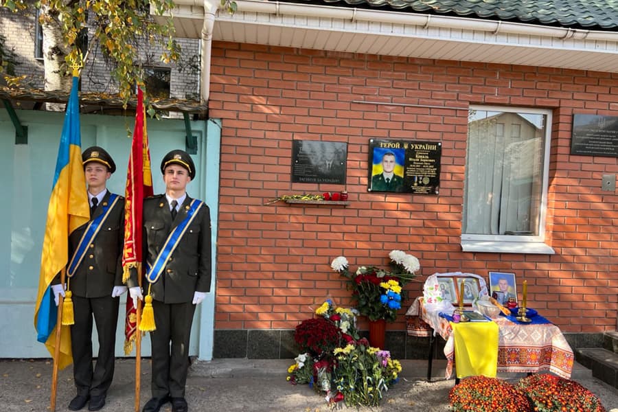 На Полтавщині відкрили меморіальну дошку Герою України Віталію Ковалю, який загинув у бою за Бахмут 0