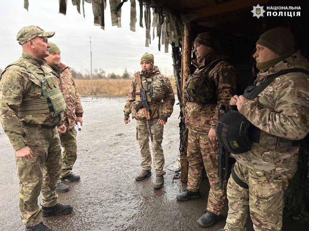 Очільник поліції Луганщини відвідав Донеччину та Харківщину, де підпорядковані поліцейські виконують спеціальні завдання