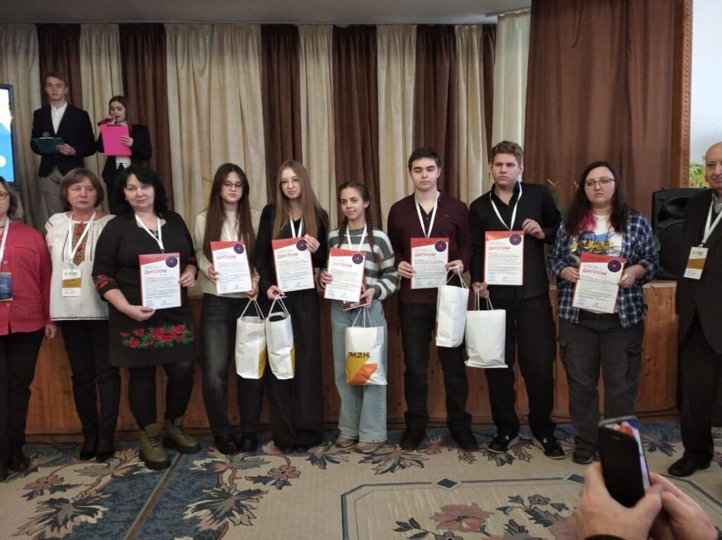 Орден Востока из Добропольской общины получил III место на всеукраинском турнире юных историков