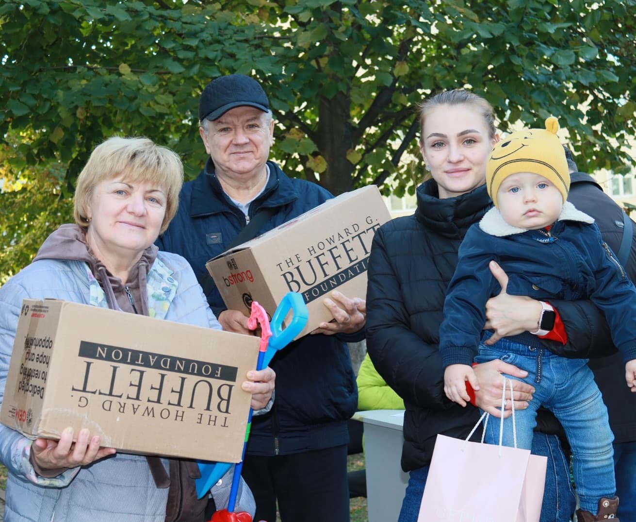 Переселенці з Селидового отримали гуманітарну допомогу в Києві