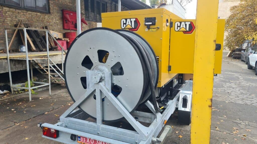 Покровская община получила энергетическое оборудование для местной больницы