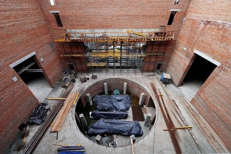 Так зараз виглядає Драматичний театр Маріуполя 4