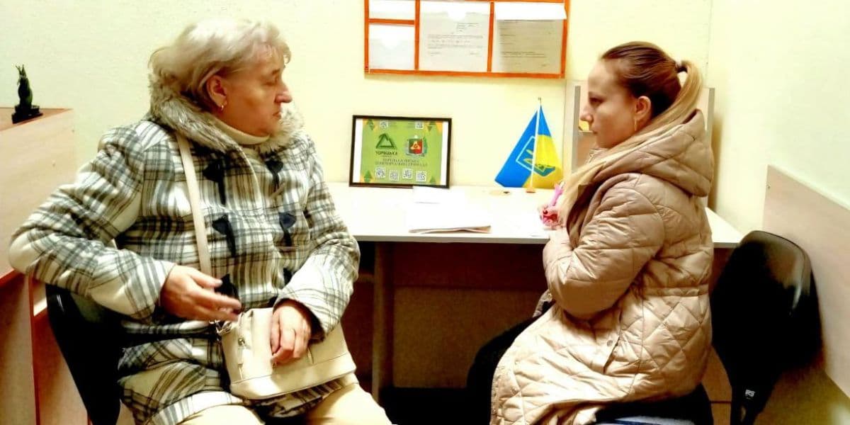 У Дніпрі переселенців з Торецька приймала фахівчиня з соцзахисту