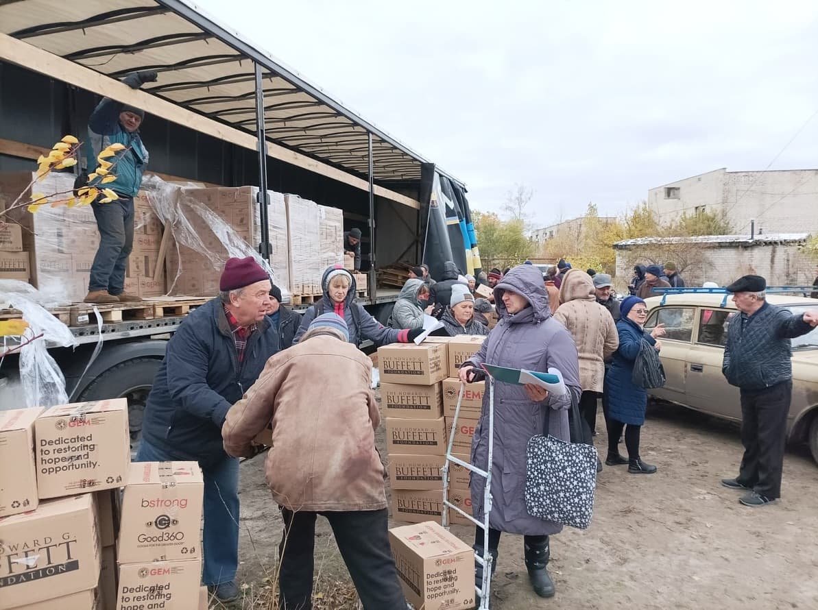 У Лимані на Донеччині видавали сімейні набори від GEM та HGBF