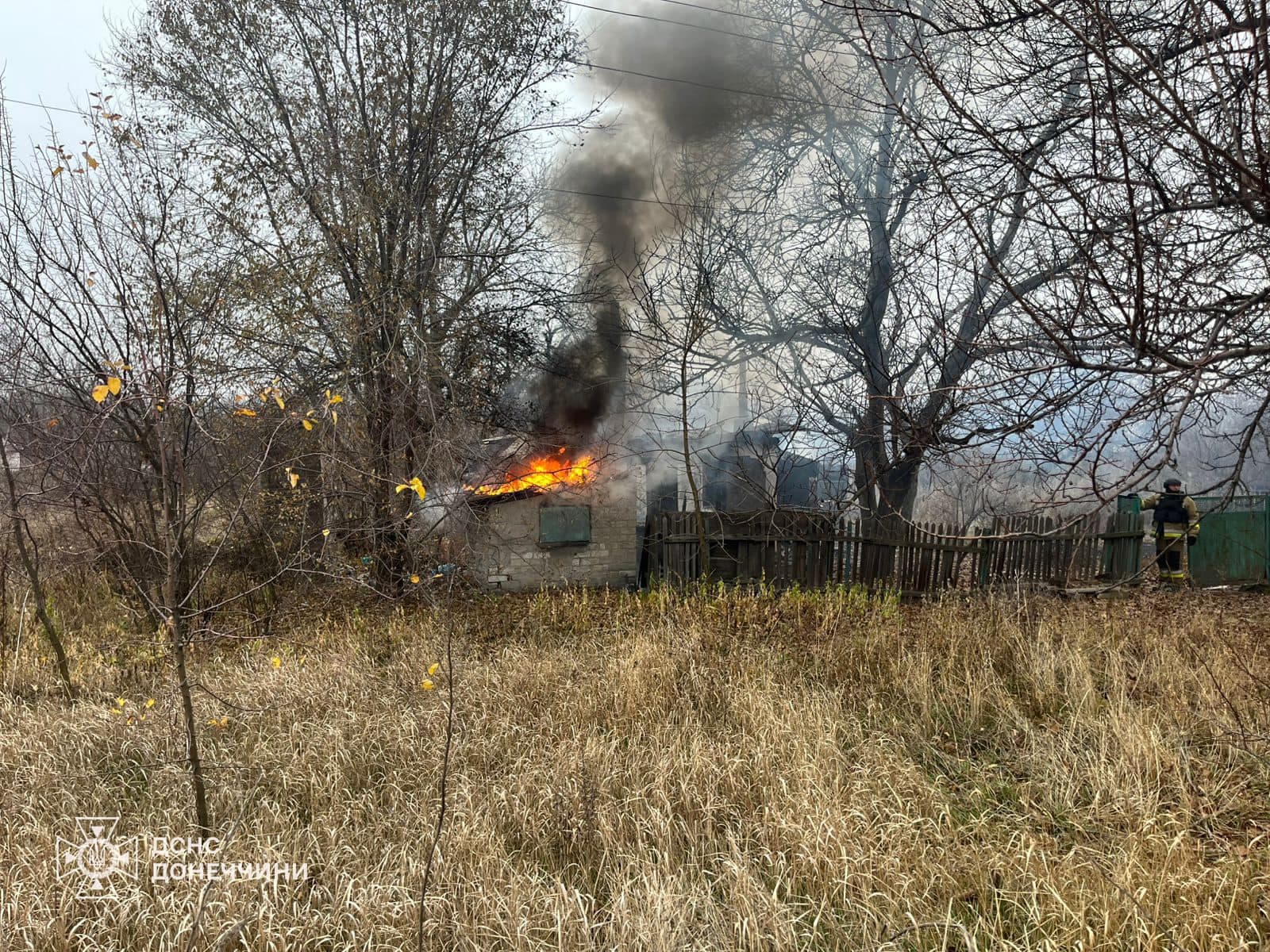 У Мирнограді рятувальники ліквідували пожежу, яка виникла внаслідок обстрілу