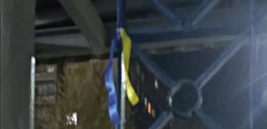 У вечірньому Донецьку вчора з'явились символи спротиву