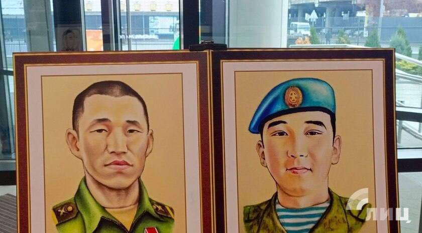 В окупованому Луганську художник з російської Тиви виставив портрети так званих героїв СВО та ВВВ 4