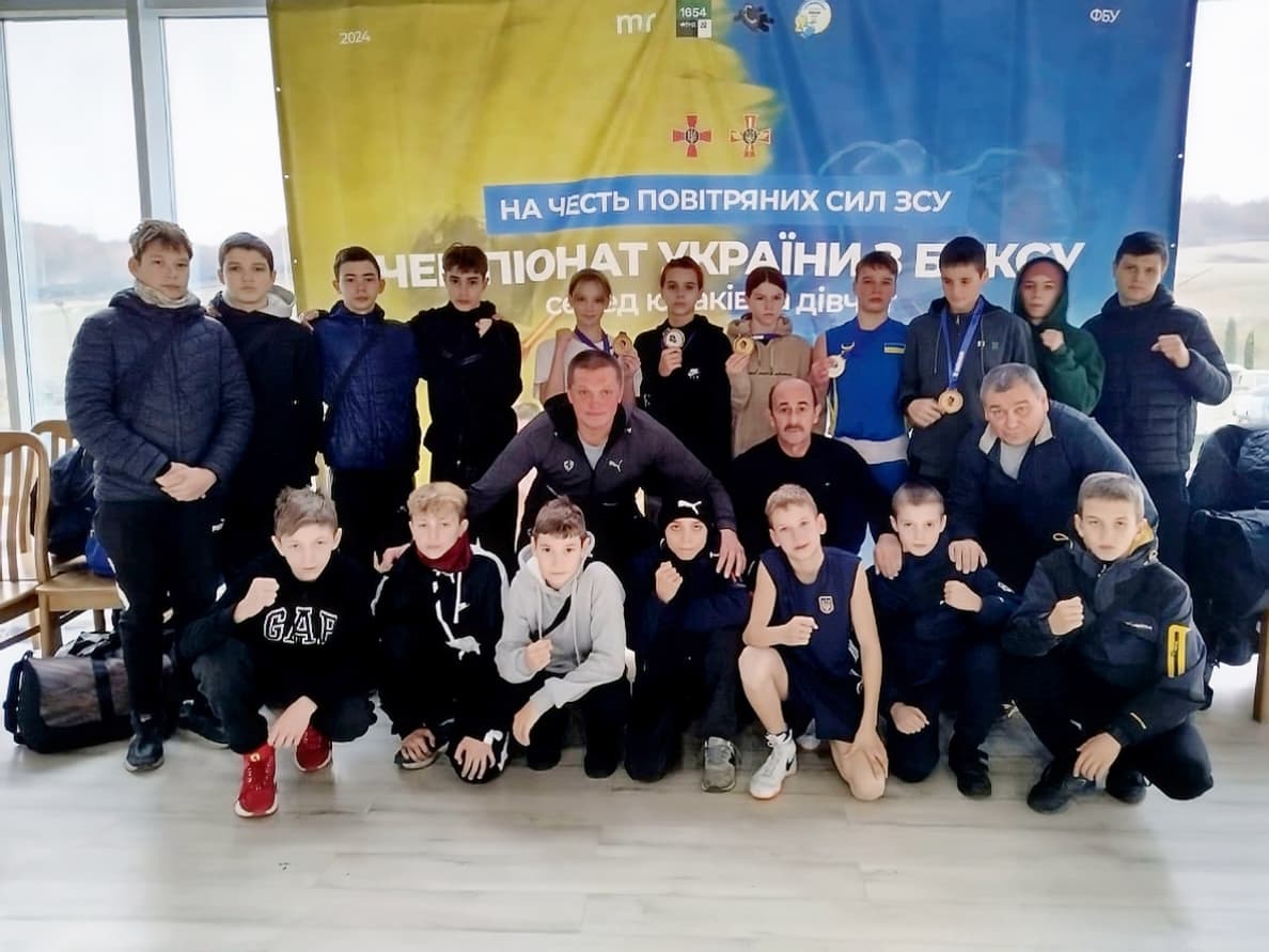 Юні боксери з Донеччини здобули 6 медалей на чемпіонаті України на Чернівеччині
