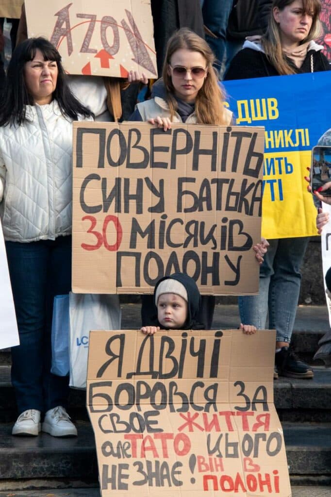 во Львове напомнили о тех, кто до сих пор в русском плену