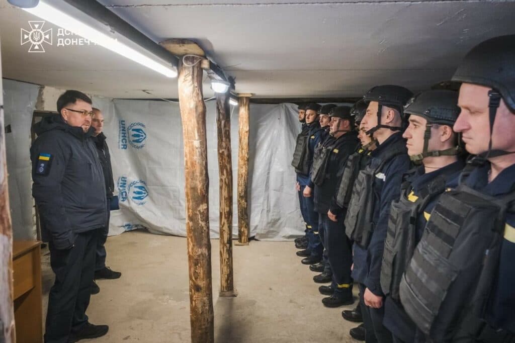 21 рятувальника Донеччини відзначено державними нагородами