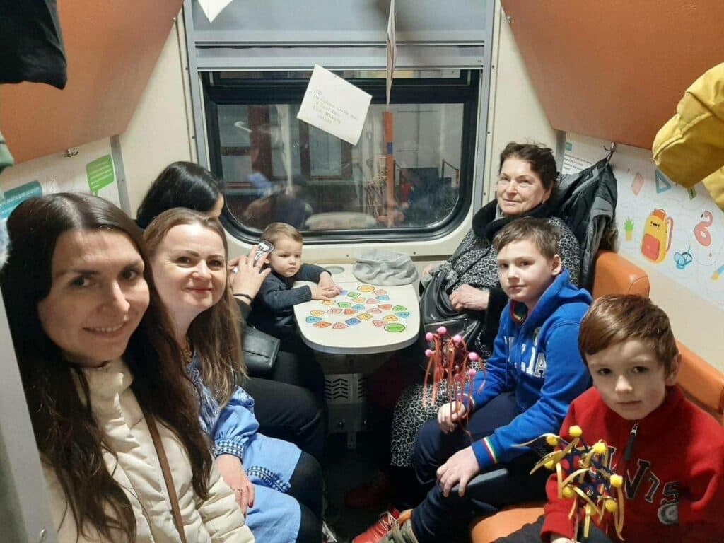 Діти з Донеччини мають змогу покататися у казковому ретро-потязі у Львові