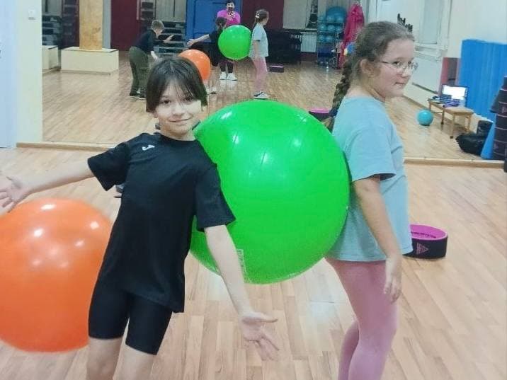 Для переселенцев из Новогродовской общины Донецкой области провели спортивные соревнования